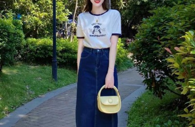 4 fashionable outfits of T-shirt + skirt (look good and don’t choose the occasion)