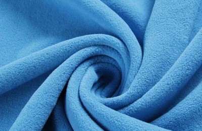 What kind of fabric is polar fleece (what are the advantages of this fabric)