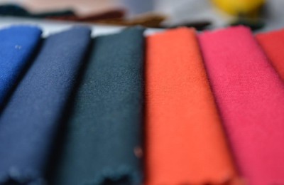 What kind of material is polyester-cotton (how to distinguish between pure cotton fabrics and polyester-cotton fabrics for clothing)