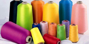 What kind of fabric is rayonne? What are the characteristics of rayonne fabric?